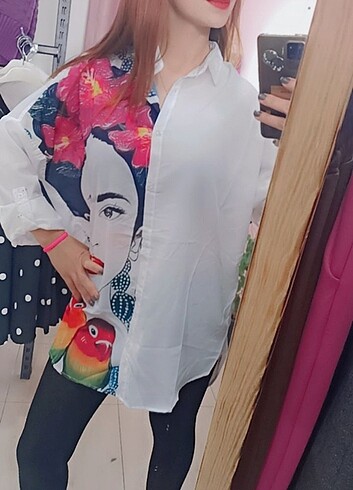 Desenli gömlek 