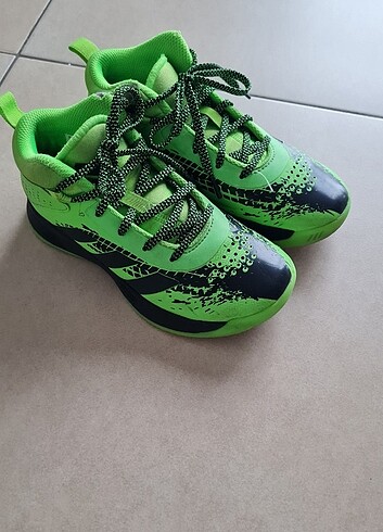 35 Beden Adidas Erkek çocuk spor ayakkabı