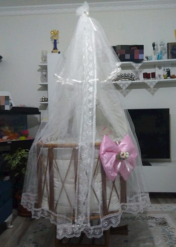 Beyaz Dantel Tüllü Bebek Beşiği - Görsel 5