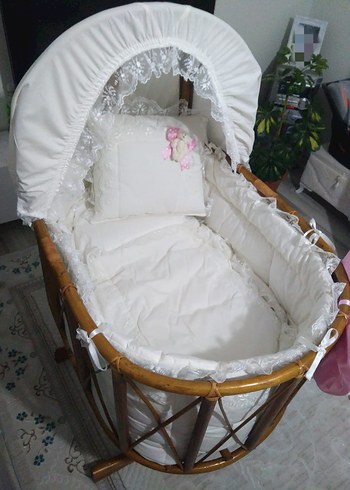 Beyaz Dantel Tüllü Bebek Beşiği - Görsel 3