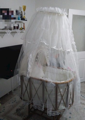 Beyaz Dantel Tüllü Bebek Beşiği - Görsel 4