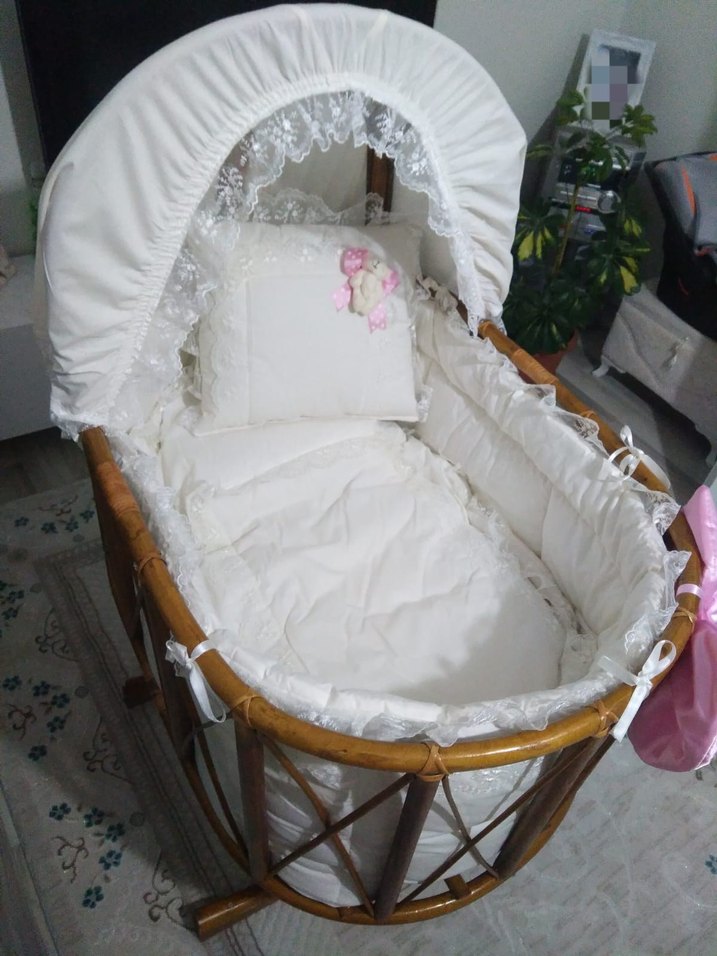 Beyaz Dantel Tüllü Bebek Beşiği - Görsel 3