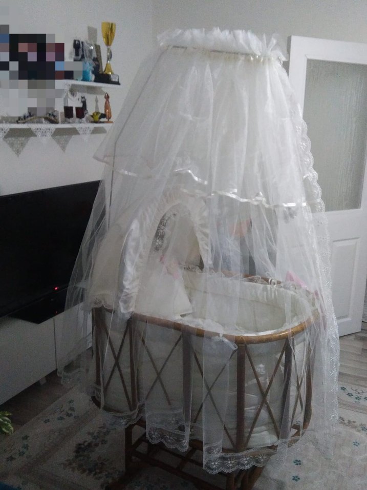 Beyaz Dantel Tüllü Bebek Beşiği - Görsel 4