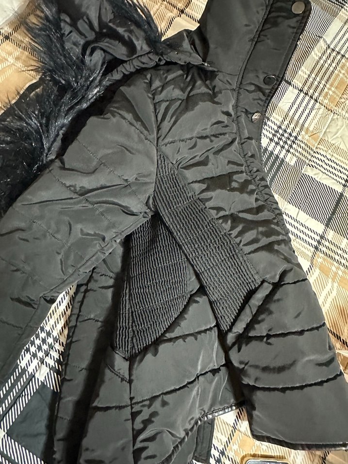 Siyah Kürklü Kadın Kışlık Mont - Görsel 2