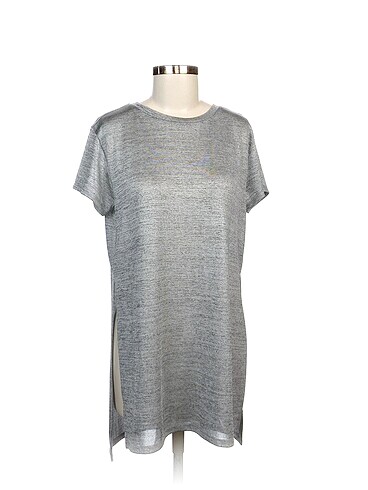H&M Bluz %70 İndirimli.