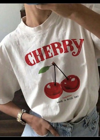Beyaz Kiraz Baskılı Oversize Tshirt