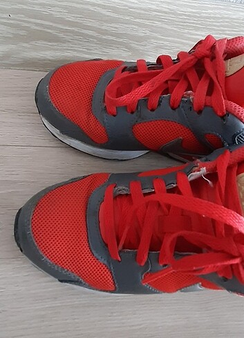 Nike ORJİNAL NİKE MARKA 38 NUMARA SPOR AYAKKABI