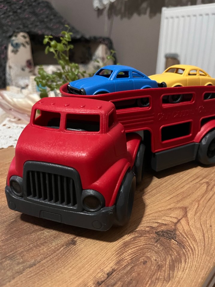 Renkli Oyuncak Kamyon ve Arabalar taşıyıcı tır - Görsel 2