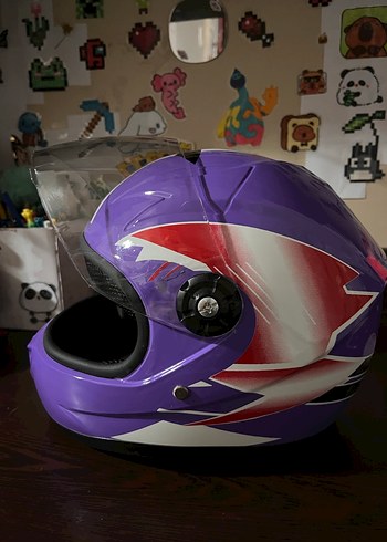 Mor Baskılı Çocuk Motor Kaskı - Görsel 4