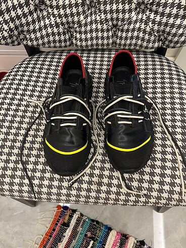 Giuseppe Zanotti Guiseppe zanotti Beymenden alındı 43 numara