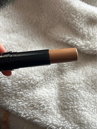 Beden Golden rose stick fondoten Kontür Rengi 09