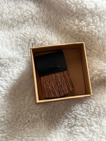 Beden Rival Loves me Bronzer