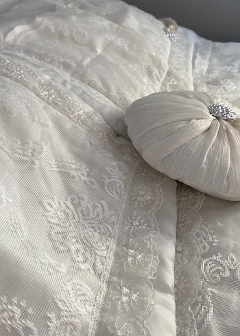 İşlemeli Beyaz Yatak Örtüsü - Görsel 15