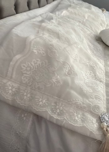 İşlemeli Beyaz Yatak Örtüsü - Görsel 19