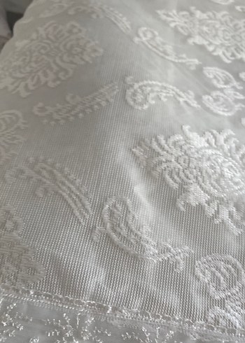 İşlemeli Beyaz Yatak Örtüsü - Görsel 5