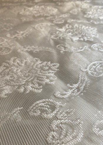İşlemeli Beyaz Yatak Örtüsü - Görsel 3