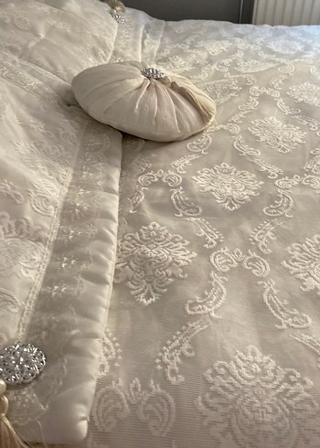 İşlemeli Beyaz Yatak Örtüsü - Görsel 18