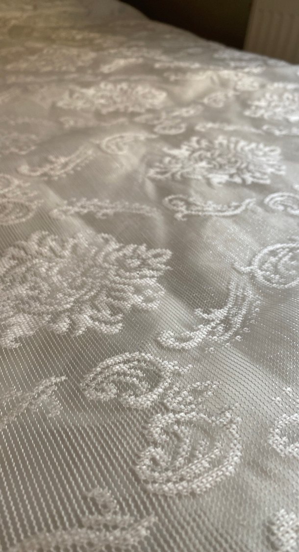 İşlemeli Beyaz Yatak Örtüsü - Görsel 3