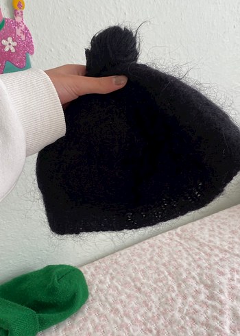 Kadın Siyah Ponponlu Örgü Bere yan takılan - Görsel 4