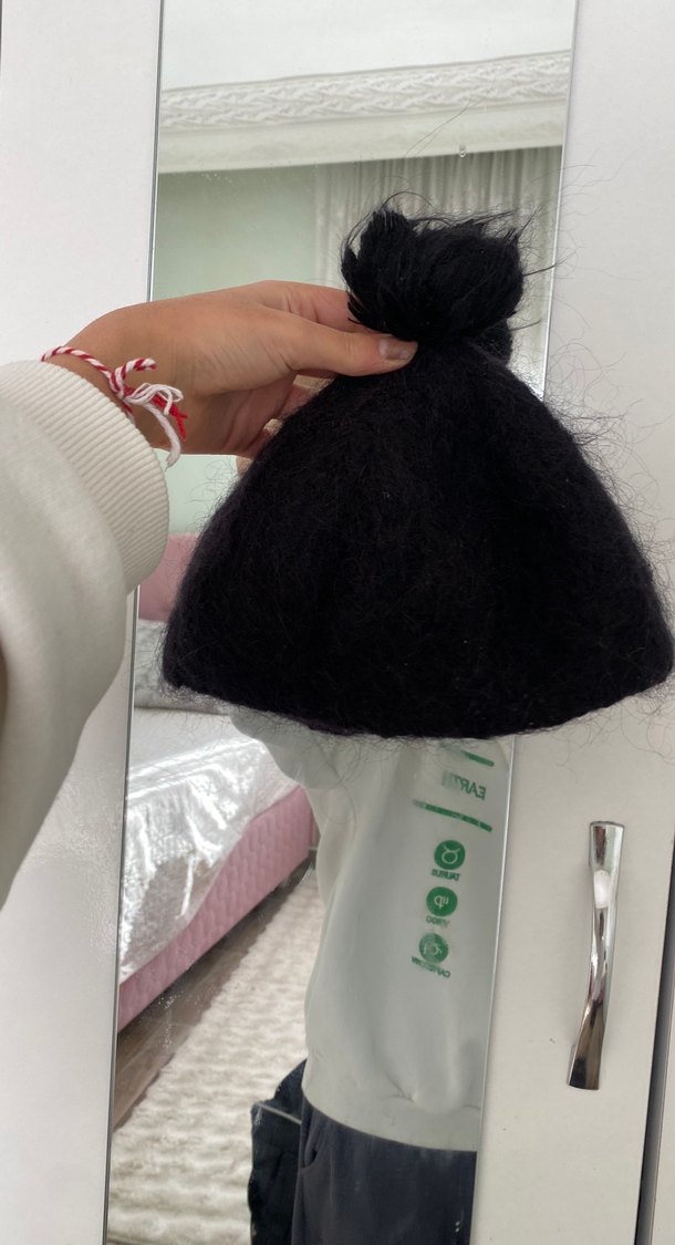 Kadın Siyah Ponponlu Örgü Bere yan takılan - Görsel 3