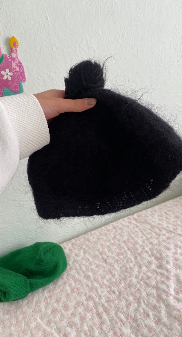 Kadın Siyah Ponponlu Örgü Bere yan takılan - Görsel 4