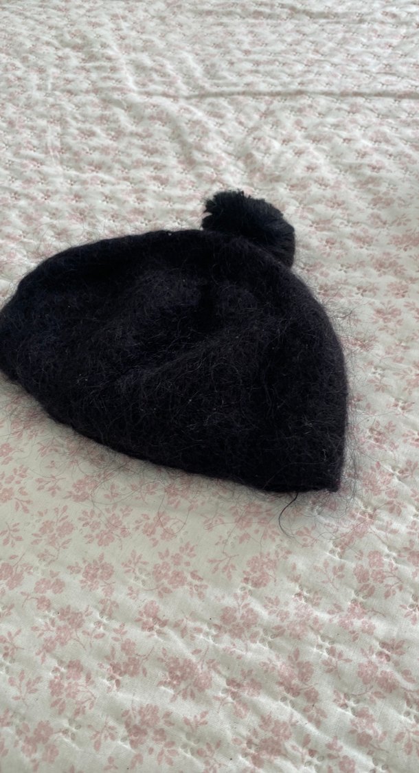 Kadın Siyah Ponponlu Örgü Bere yan takılan - Görsel 2