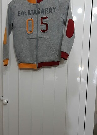 Galatasaray Store 7-8 yaş fermuarli çocuk sweatshirt 
