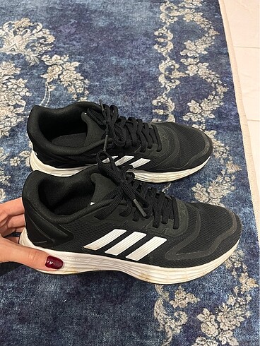 Adidas spor ayakkabı