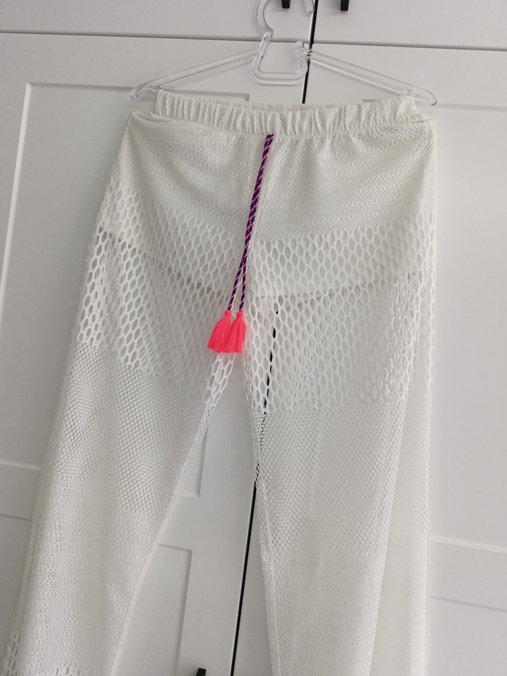 Kadın Beyaz Dantel Detaylı Bol Kesim plaj Pantolon - Görsel 2