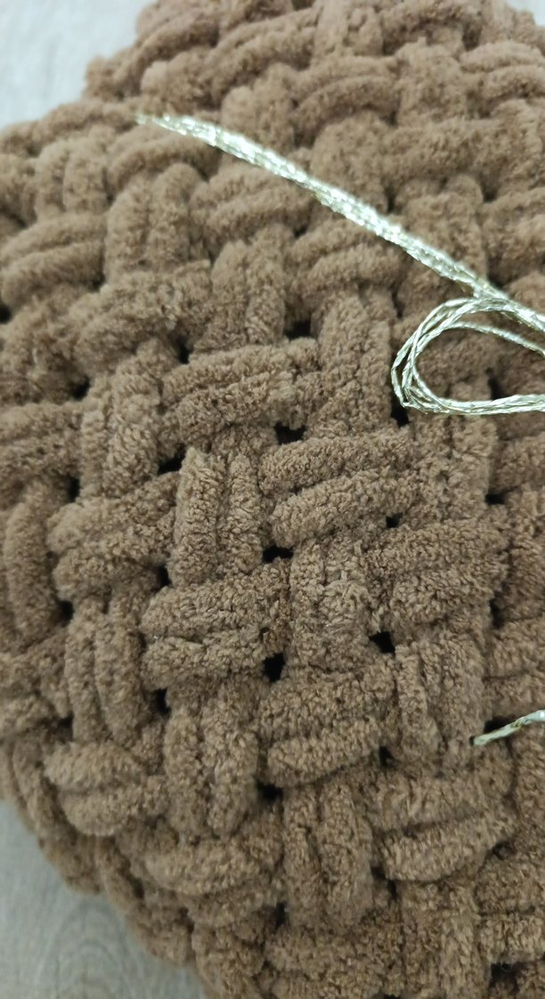 Kahverengi Örgü Çocuk Battaniyesi - Görsel 3