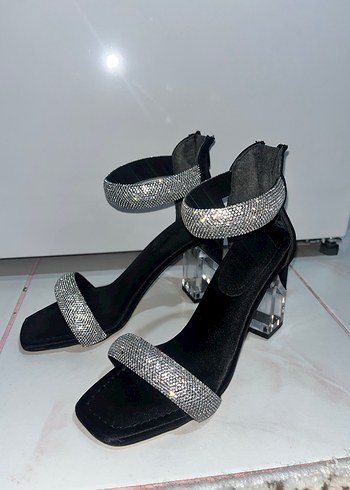 Parlak Siyah Yılan Desenli Blok Topuklu Kadın Ayakkabı - Görsel 3