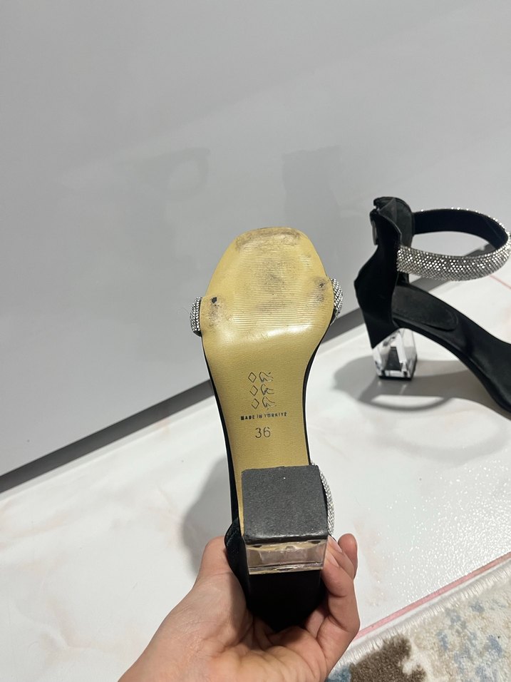 Parlak Siyah Yılan Desenli Blok Topuklu Kadın Ayakkabı - Görsel 4