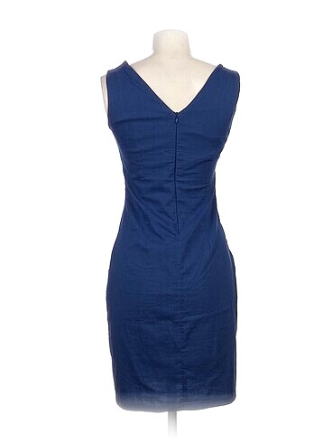 m Beden PreLoved Kısa Elbise %70 İndirimli.