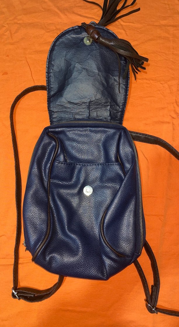 Kadın Deri Püsküllü Lacivert Sırt Çantası - Görsel 3