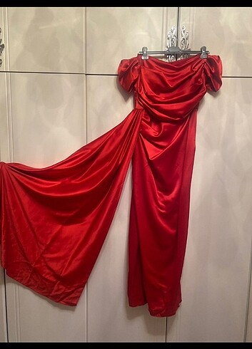 Diğer Kırmızı saten abiye elbise 