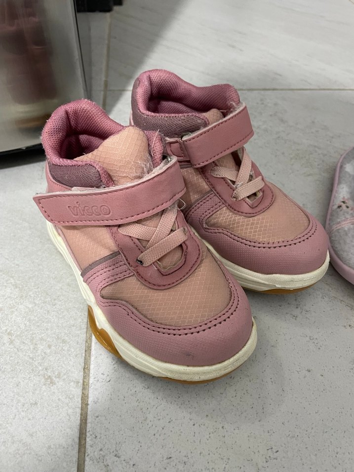 Kız Çocuk Pembe Cırtcırtlı Spor Ayakkabı - Görsel 2