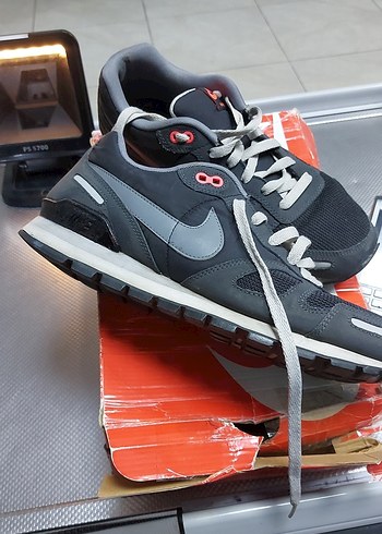 45 numara temiz dar kalıp erkek spor ayakkabısı. - Görsel 2