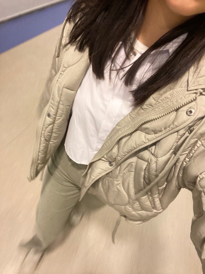 Bej Kısa Kapüşonlu Düğmeli Kadın Mont - Görsel 2