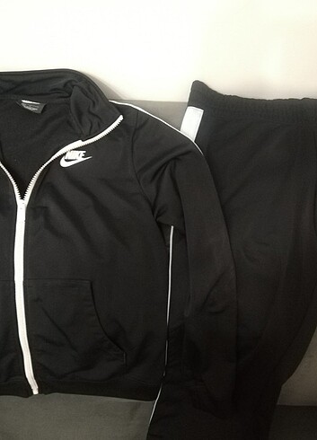 Orjinal Nike eşofman takımı m beden