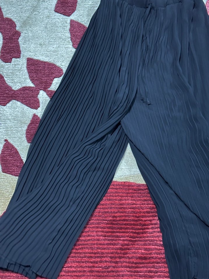 Siyah Piliseli Uzun Kadın geniş paça pantolon - Görsel 4