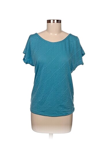 Diğer T-shirt %70 İndirimli.