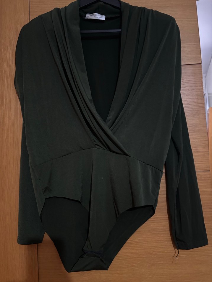 V Yaka Drapeli Yeşil Bluz - Görsel 3