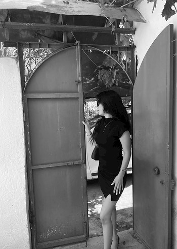 Mini az yırtmaçlı etek - Görsel 2