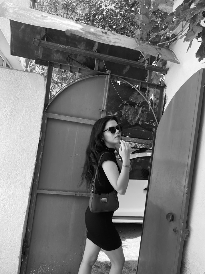 Mini az yırtmaçlı etek - Görsel 3