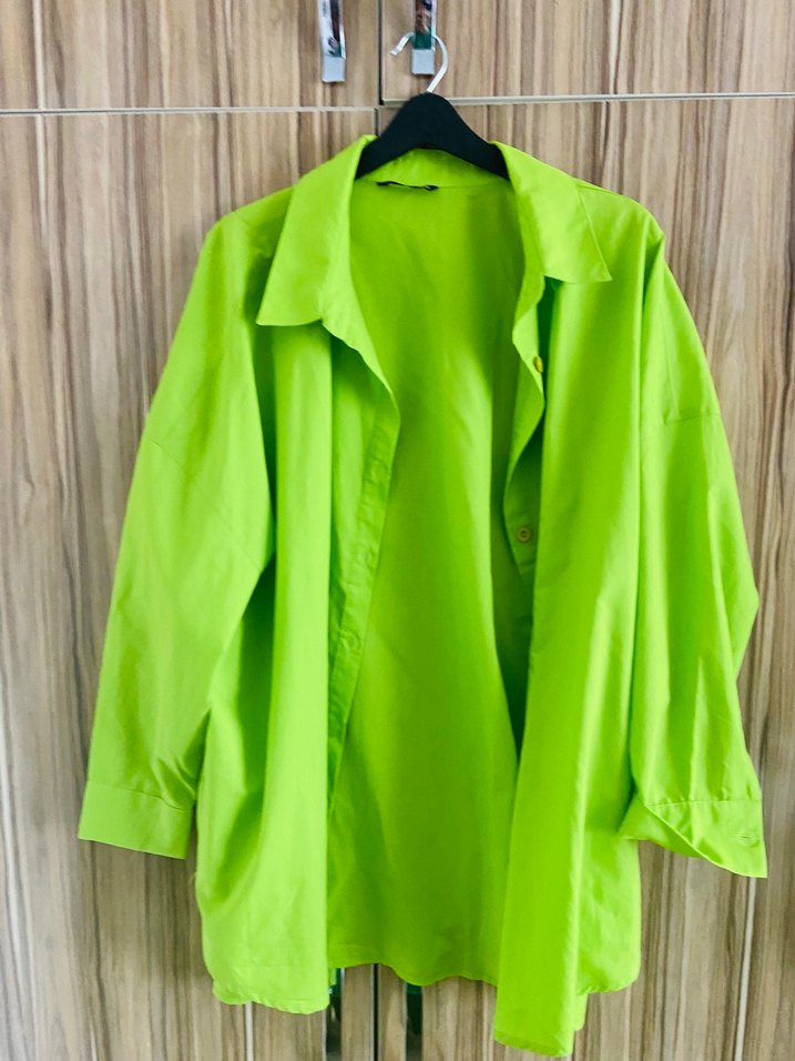 Düğmeli Yeşil Uzun Keten Gömlek - Görsel 2