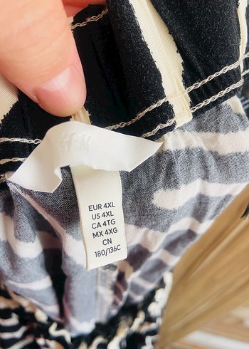 Siyah Beyaz bol HM marka 4xl kısa pantolon - Görsel 4