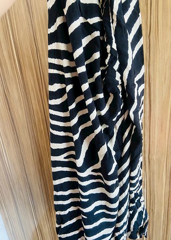 Siyah Beyaz bol HM marka 4xl kısa pantolon - Görsel 2