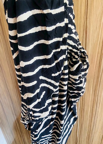 Siyah Beyaz bol HM marka 4xl kısa pantolon - Görsel 7