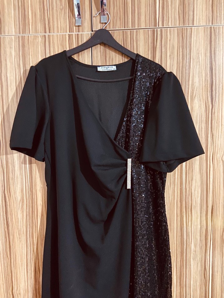 Drapeli V Yaka Siyah Mini Elbise - Görsel 2