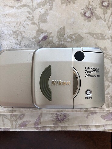 Nikon Klasik Filmli Fotoğraf Makinası